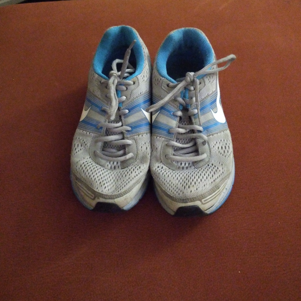 Nike Tennis Shoes